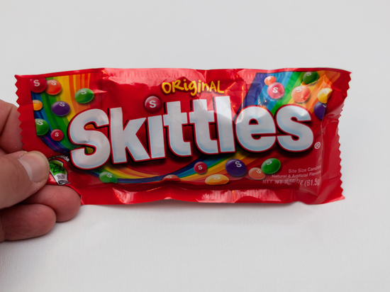 На производителя Skittles подали в суд