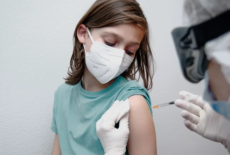 Мандат на вакцинацию от COVID-19 для школьников в Вашингтоне отложен до января