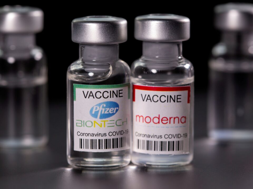 Pfizer и Moderna изучат случаи миокардитов, возникших после вакцинации от COVID-19